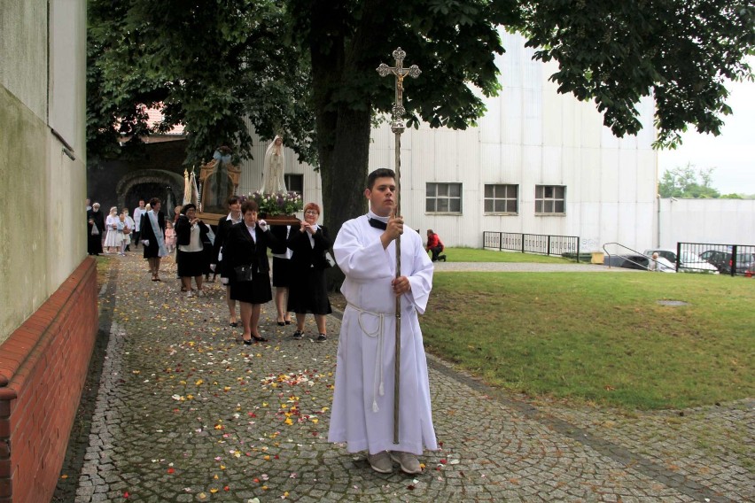 Procesja Bożego Ciała wokół kościoła w parafii pw....