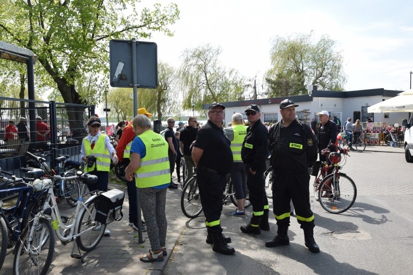 Gmina Zbąszyń. Rajd rowerowy z biało - czerwoną: Zbąszyń -...