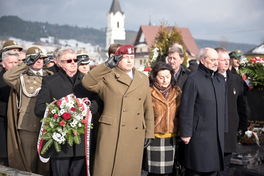 Waksmund. Szef MON na 69. rocznicy śmierci "Ognia" [ZDJĘCIA]