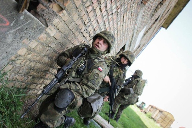 Żołnierze międzyrzeckiej brygady zakończyli przygotowania do wyjazdu na Bałkany. W piątek, 19 maja, w Wędrzynie odbędzie się oficjalne pożegnanie kompanii manewrowej, która przez najbliższe pół roku będzie się szkolić w Rumunii.