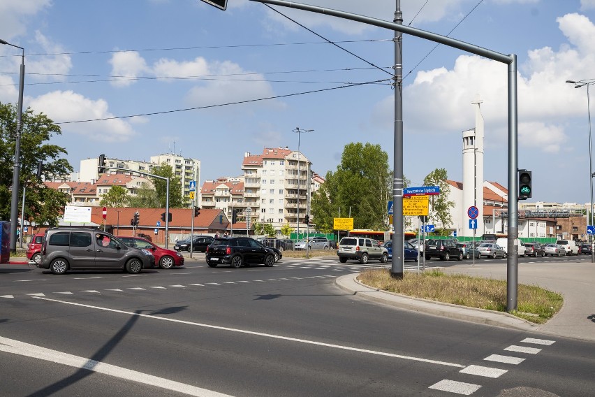 Metro na Bemowo. Budowa dwóch stacji na granicy Woli i Bemowa rozpoczęta. Kierowcy utknęli w korkach [ZDJĘCIA]