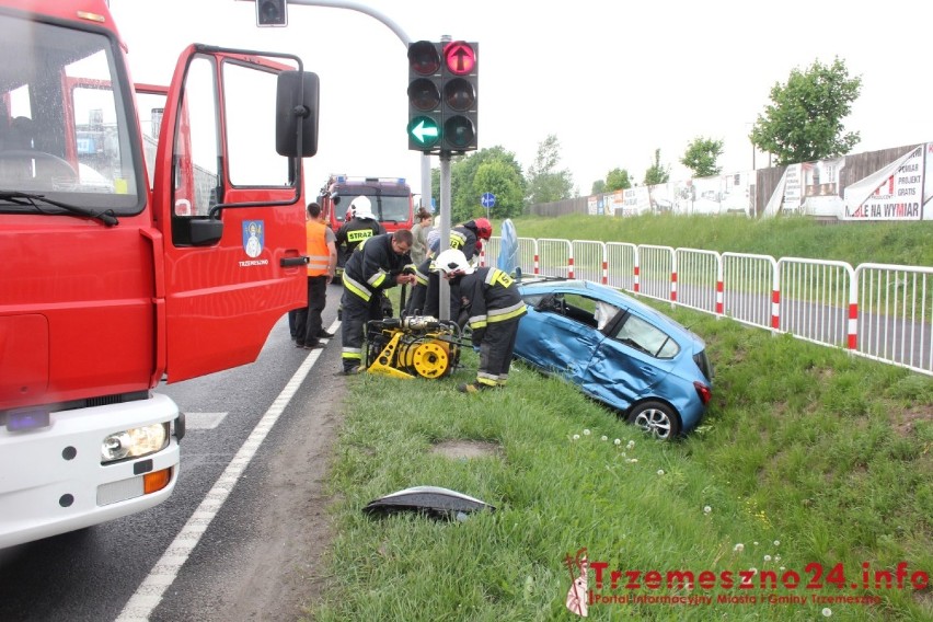 Groźny wypadek w Rudkach koło Trzemeszna. Ciężarówka...