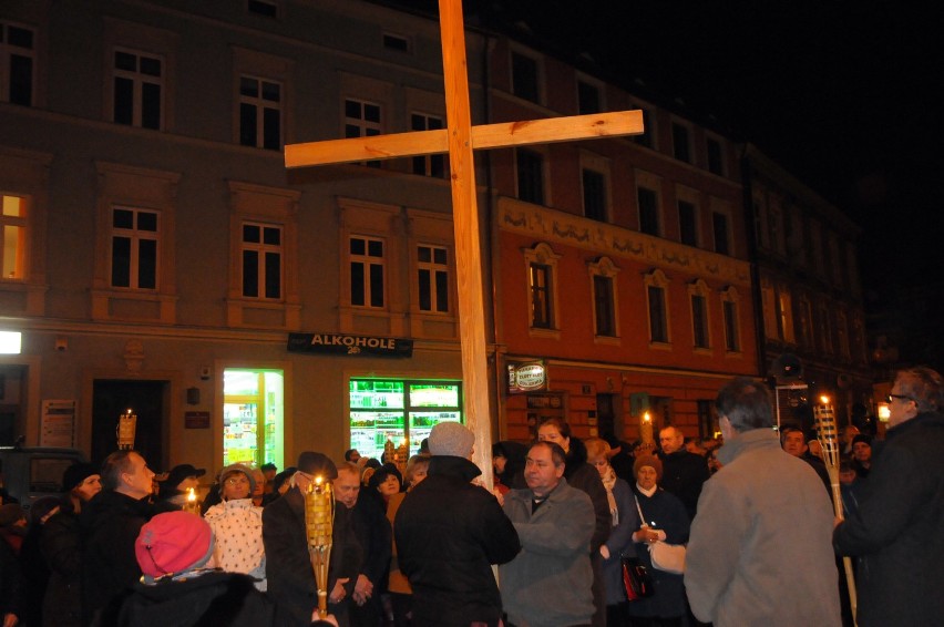 Droga Krzyżowa w krakowskich Dębnikach [ZDJĘCIA]