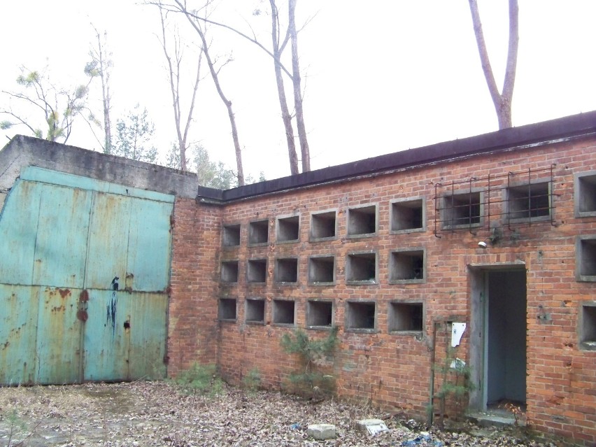 Opuszczony budynek fabryki pocisków HSW
