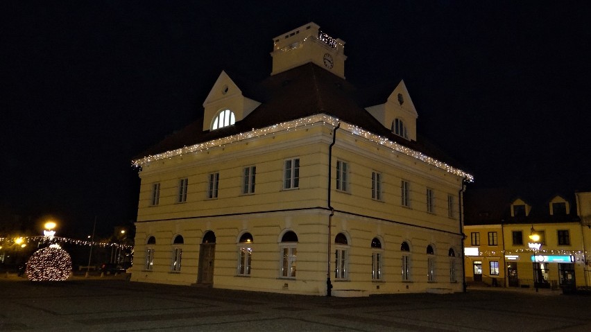 Bożonarodzeniowa magia na ulicach Łęczycy [ZDJĘCIA] 