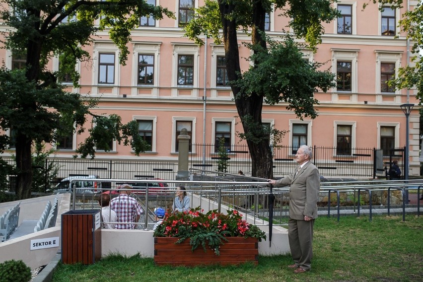 Tarnów. Letnia potańcówka w amfiteatrze [ZDJĘCIA]