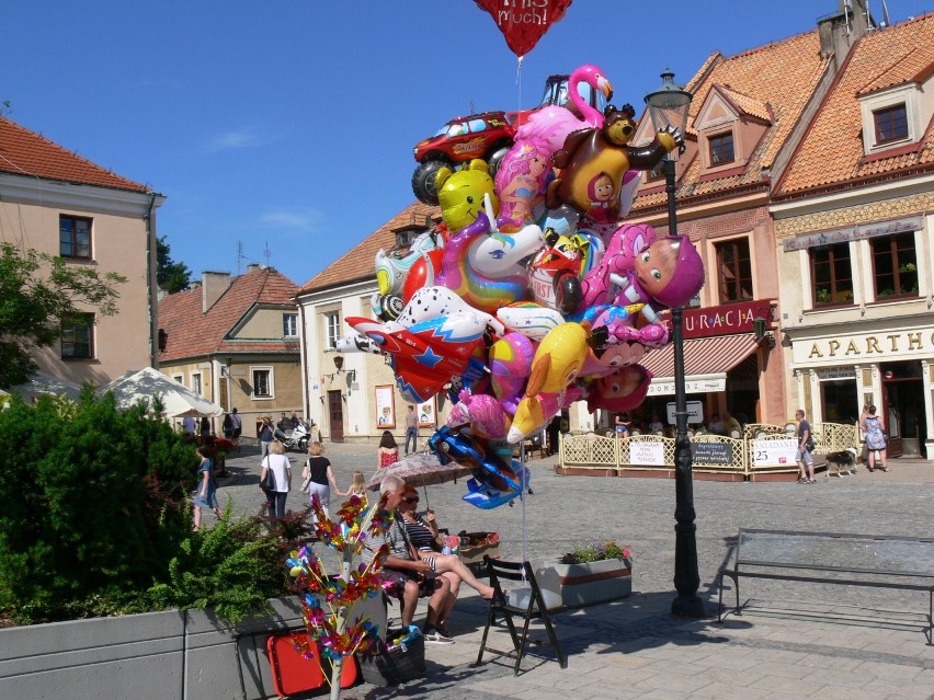 Dni Sandomierza 2019 – Tłumy na Truskawkowej Niedzieli. Na Rynku Zakopower 