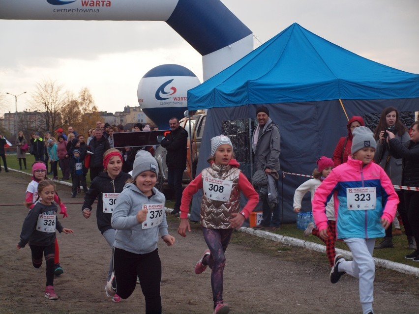 Ponad 200 osób pobiegło w Pajęczańskim Biegu Niepodległości[FOTO]