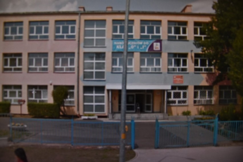 2735 m. - Publiczna Szkoła Podstawowa nr 15 im. Jana Kochanowskiego Wałbrzych