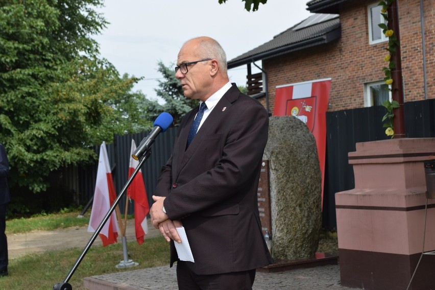 Obchody Dnia Walki i Męczeństwa Wsi Polskiej 2023 w powiecie wieluńskim. Uroczystość tradycyjnie odbyła się w Dębinie FOTO