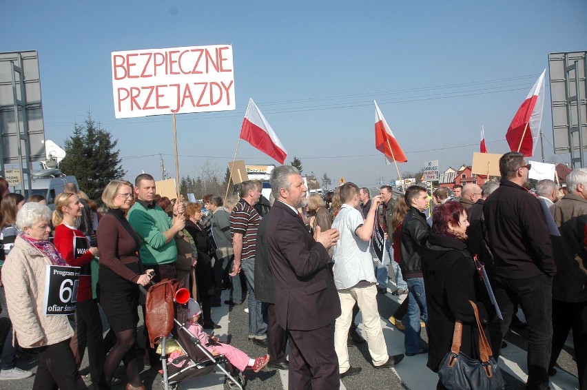 Mieszkańcy gminy Mogilany protestowali na zakopiance [ZDJĘCIA]
