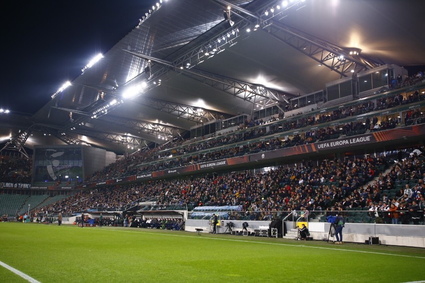 Legia - Napoli. Mecz przy Łazienkowskiej pełen emocji. Mistrzowie Polski ponieśli porażkę, ale kibice szaleli na trybunach 