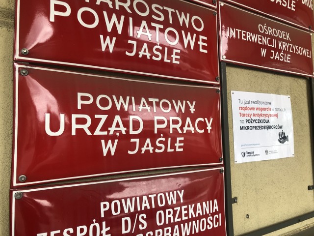 PUP w Jaśle ma sporo pieniędzy dla bezrobotnych, pracodawców i przedsiębiorców.