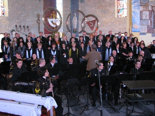 Koncert na orkiestrę i dwa chóry. Muzycy w hołdzie papieżowi