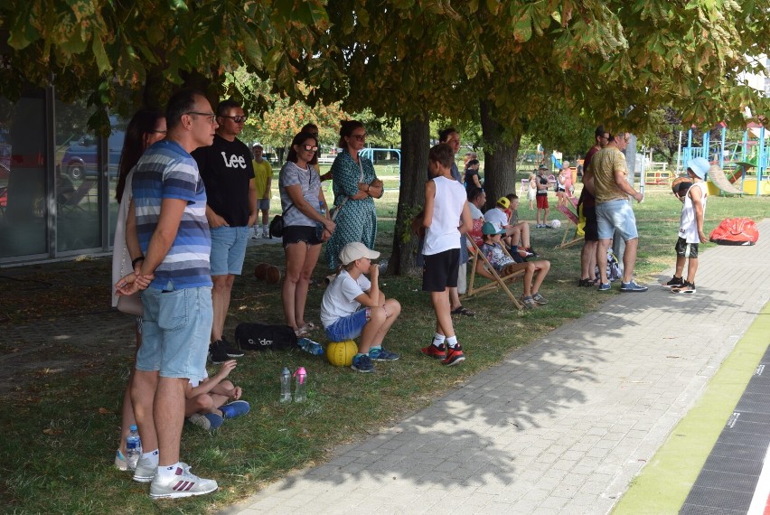 Kaliski Streetball. Na Polach Marsowych w Kaliszu trwa...