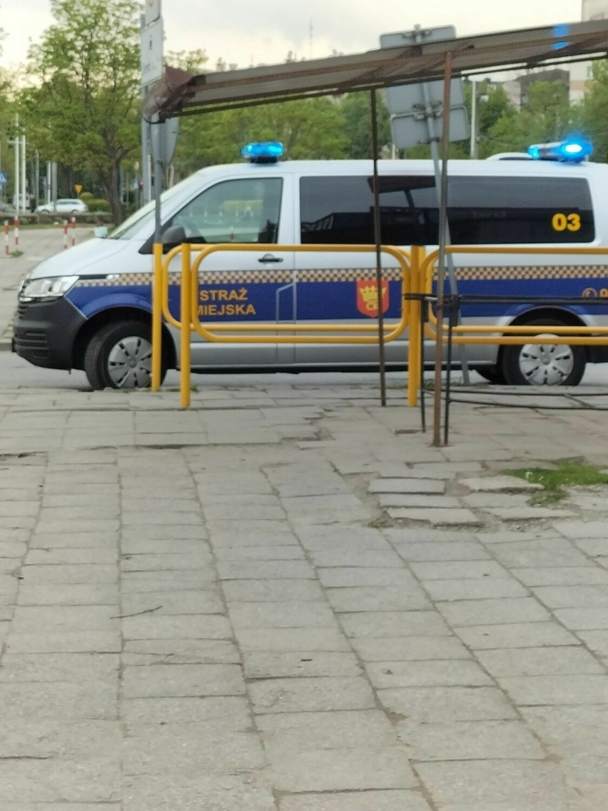 Strażacy przy markecie na Tarnowskiej w Kielcach. Co się tam stało?