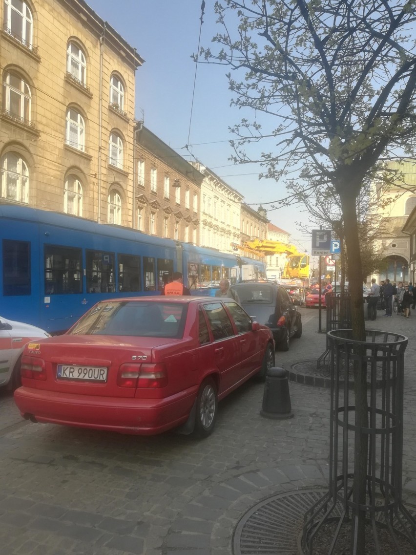 Awaria na Karmelickiej, tramwaje nie kursują do Bronowic