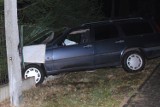Wypadek na Blanowskiej w Zawierciu: Kierowca wjechał w ogrodzenie