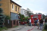 Pożar w domu w Kartuzach - do szpitala trafiła starsza kobieta i jej wnuk