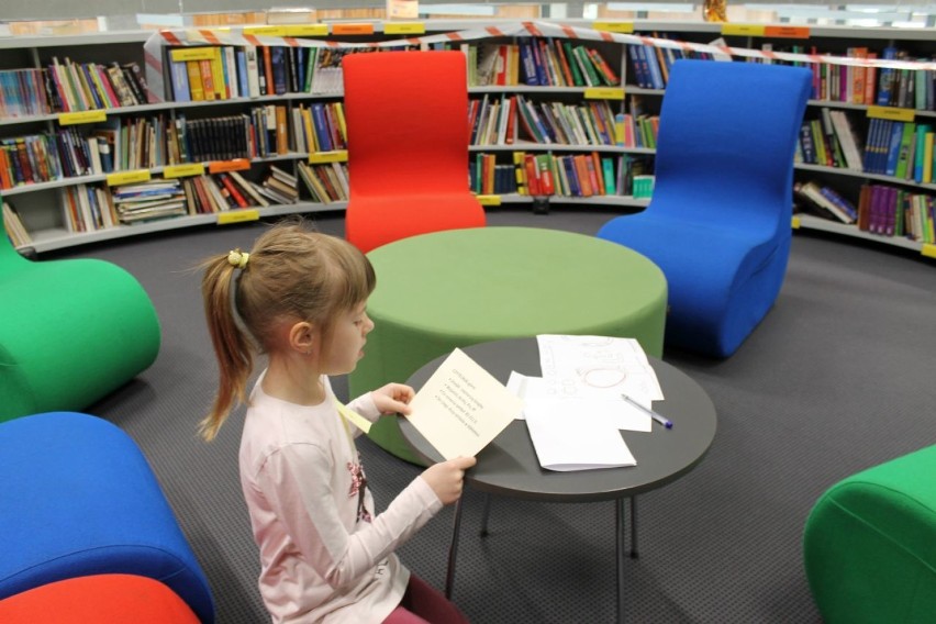 Młodzi detektywi w Bibliotece w Czarnym Borze