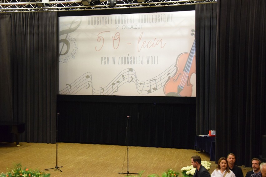 Państwowa Szkoła Muzyczna w Zduńskiej Woli świętuje 50-lecie. Gala w Ratuszu