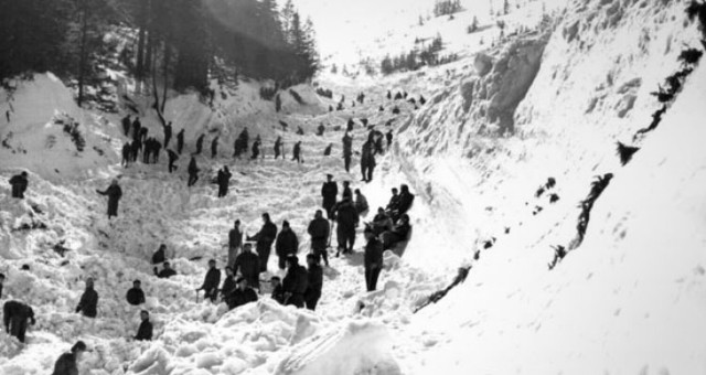 Największa tragedia w górach. Turyści nie przeżyli

20.03.1968 r. grupa turystów została przysypana przez lawinę w Białym Jarze, mimo że warunki pogodowe tego dnia były bardzo dobre. Prawie 50.000 ton śniegu przysypało 19 osób. Żadnej z nich ni udało si uratować.