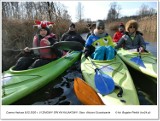 Zimowy Spływ Czarną Hańczą. Kilkudziesięciu śmiałków wsiadło do kajaków [Zdjęcia]