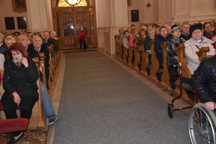 Wczoraj w wągrowieckim klasztorze odbył się koncert "W krainie uśmiechu". Zobaczcie zdjęcia 