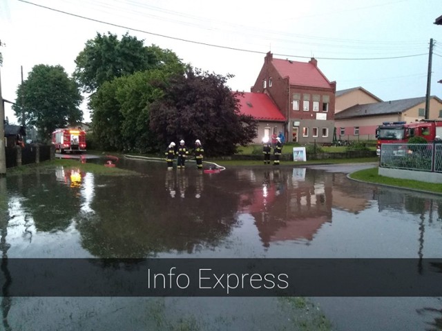 Zalane ulice i podtopienia budynków w Rusinowicach 6.06.2019.