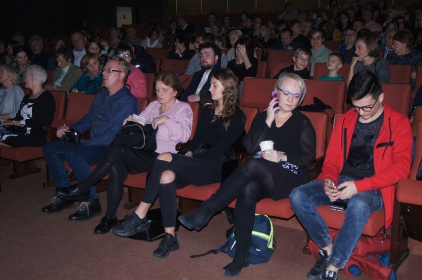 "Niepodległa" - widowisko Teatru Źródło w MDK w Radomsku
