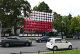 Szwajcaria uczciła 100. rocznicę obecności w Polsce. Instalacja z wielkich balonów stanęła przed ambasadą w Warszawie