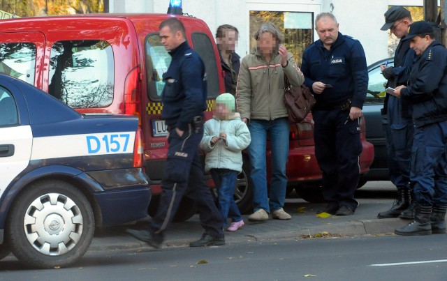 Pijaną matkę i jej koleżankę zatrzymała policja