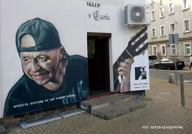 Na elewacji kamienicy przy ul. Wyszyńskiego w Wałbrzychu powstał mural upamiętniający Tomka „Siwego” Wojnara z Defektu Muzgó