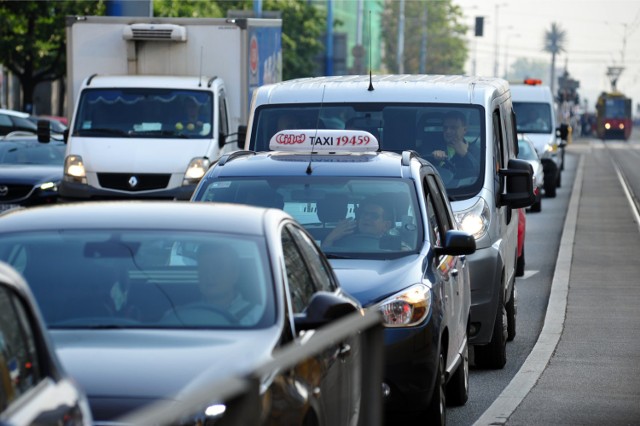 Taxi Warszawa. Taksówki w Warszawie, postoje taksówek i ceny