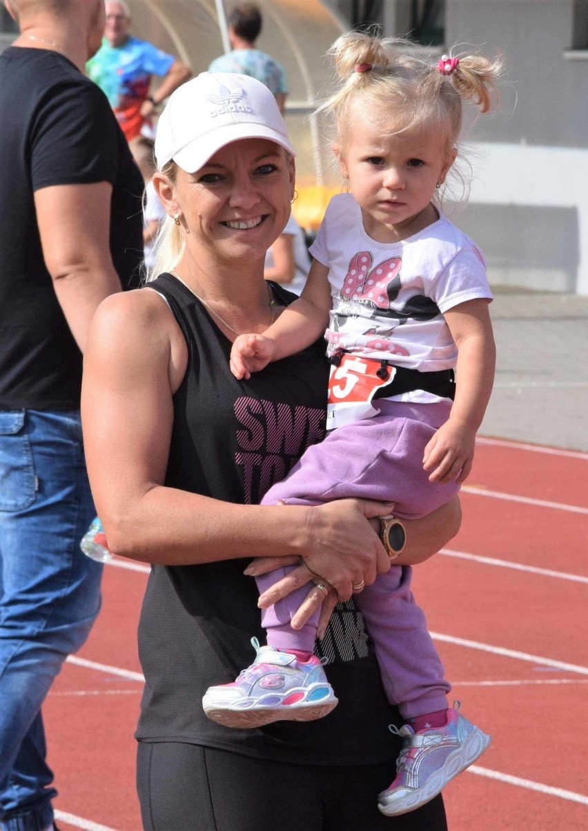 W ramach biegu Orange Run w Inowrocławiu rywalizowali też...