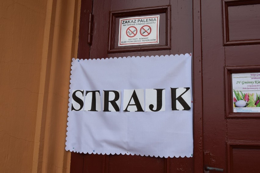 Po strajku nauczycieli w Szczecinku więcej na nagrody [zdjęcia]