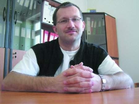Doktor Marcin Krzywdziński był zaskoczony kopertą od onkologa.
   FOT. BERNARD ŁĘTOWSKI