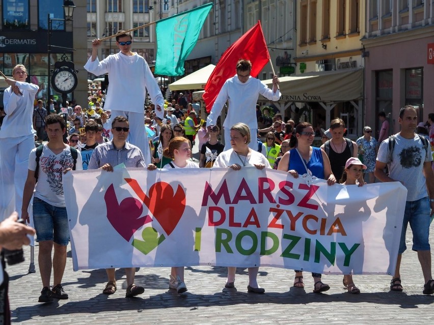 W Bydgoszczy zorganizowano ósmy Marsz dla Życia i Rodziny. W...
