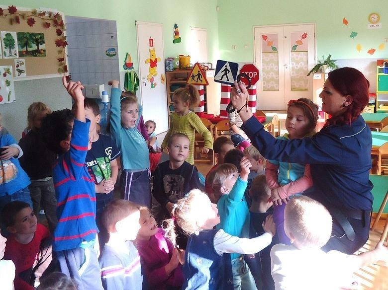 Policja Kwidzyn: Policjanci spotkali się z przedszkolakami z Promyka i Smyka [ZDJĘCIA]