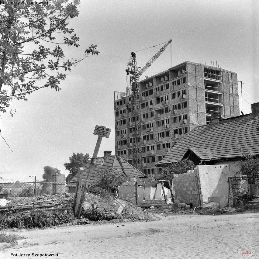 Lata 1960-1970 , Budowa bloku przy Domagalskiego 15. Widok z...