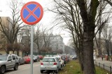 Kraków: chaos parkingowy na ul. Ingardena [ZDJĘCIA]