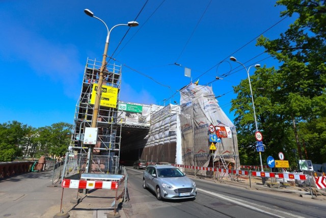 Czas trwania remontu mostu Zwierzynieckiego we Wrocławiu został wydłużony. Urzędnicy tłumaczą, że to konieczne dla utrzymania odpowiedniej jakości robót