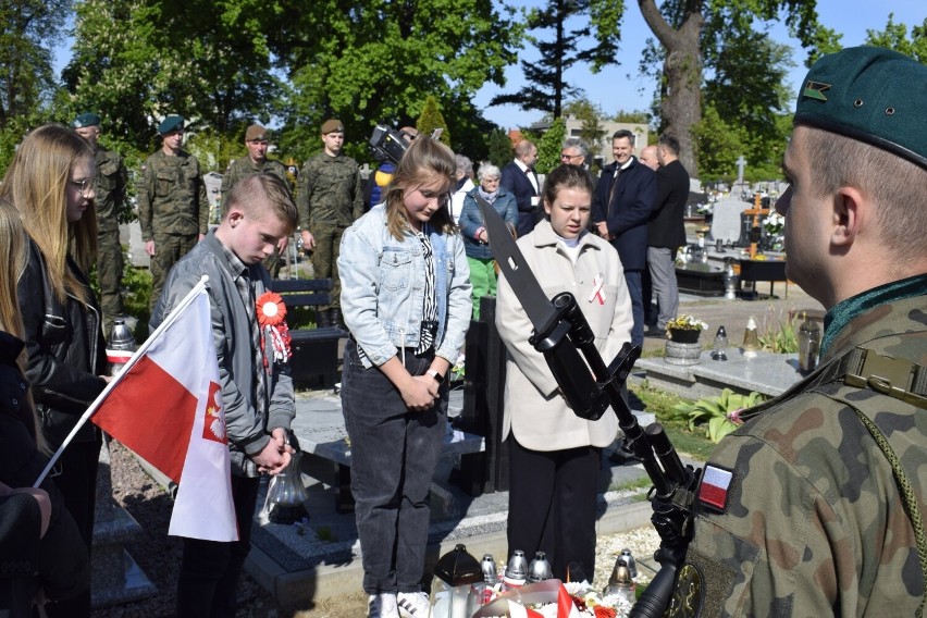 Uroczystości patriotyczne przy grobie bohatera spod Monte...