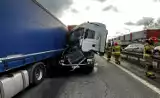 Wypadek trzech ciężarówek na Obwodnicy Trójmiasta. Są poszkodowani i utrudnienia w ruchu | ZDJĘCIA