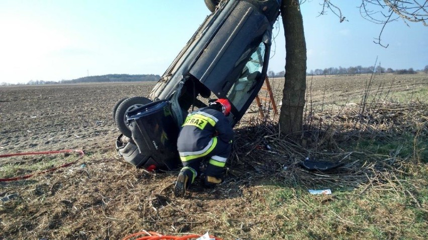 Wypadek drogowy w Karminie