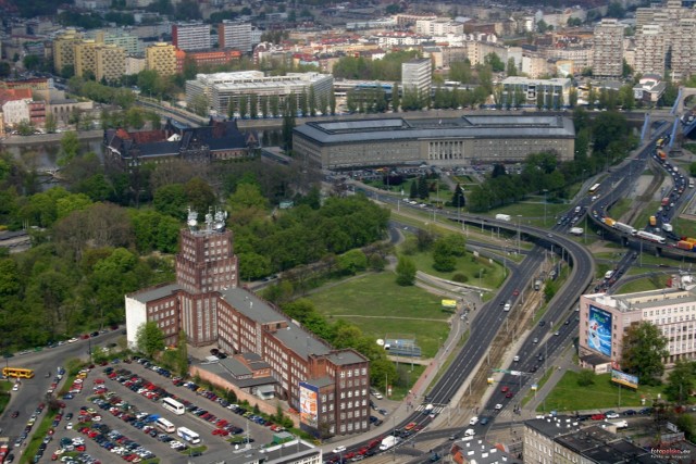 Wrocław na przełomie wieków. Tak wyglądało miasto w latach 90-tych oraz na początku XXI wieku.