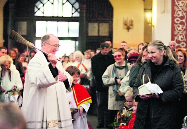 Święcenie pokarmów zaczyna się o godz. 7.30, a kończy o 16