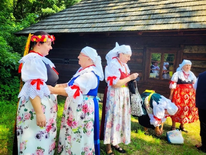 Plenerowa impreza "O zbożach, chlebie i ziołach" w Skansenie