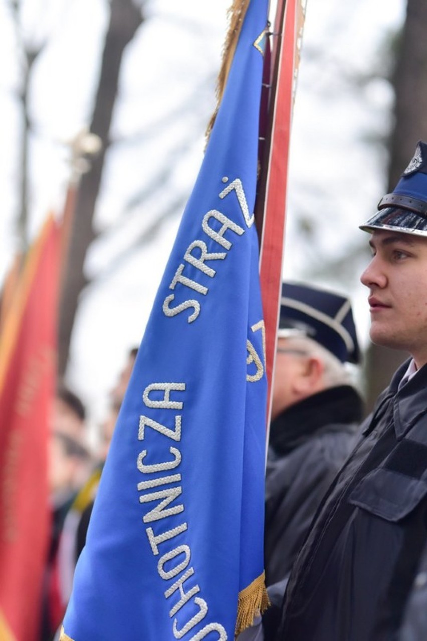 Na Placu Golasia odłsłonięto pamiątkową tablicę [ZDJĘCIA]