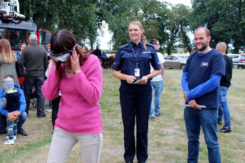 Festyn myśliwski w Zakrzewie z udziałem policjantów z Lipna i Dobrzynia [zdjęcia]